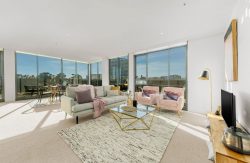 caulfield north living-2